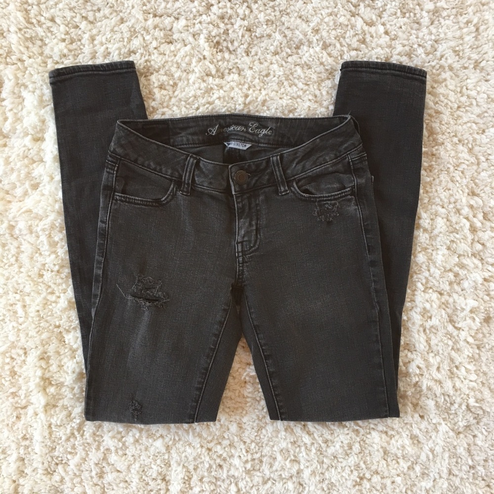 AE Skinny black jegging. Size 2